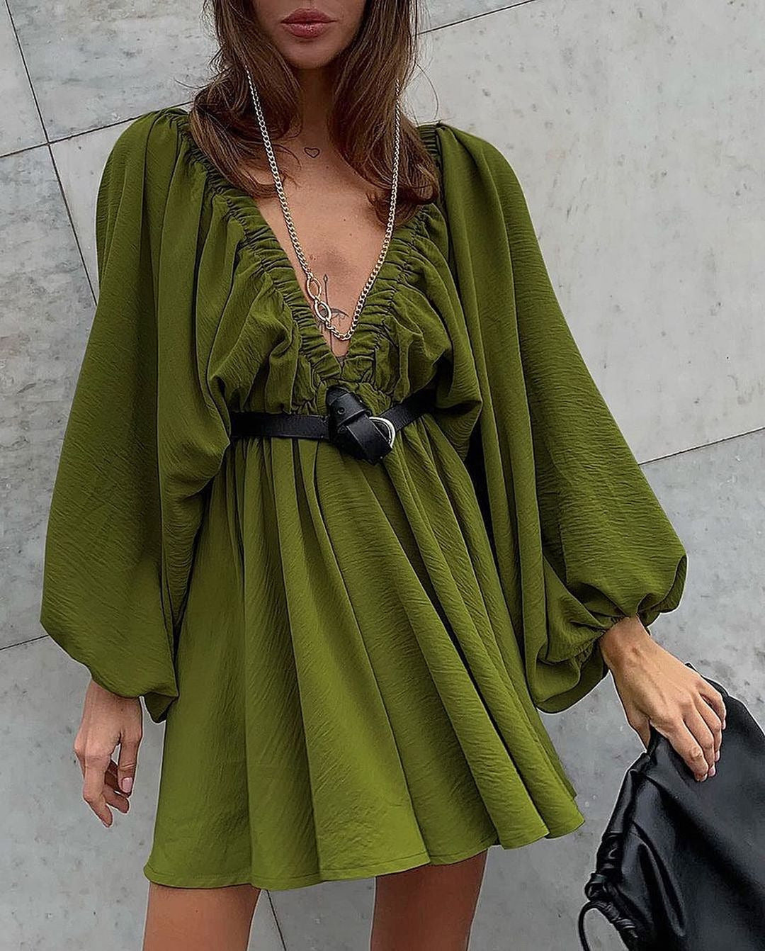 Robe "Volume Chic" - Col V & Manches Fluides