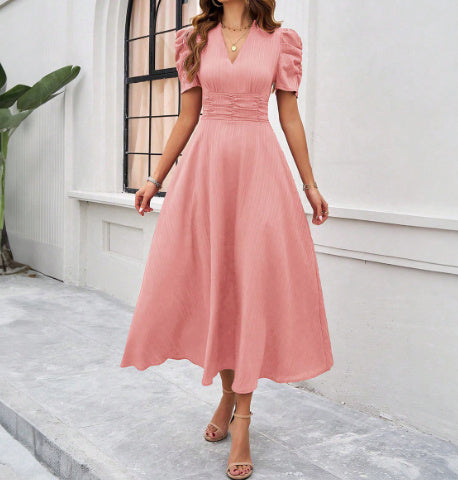 Robe "Silhouette Sophistiquée" - Col V & Midi