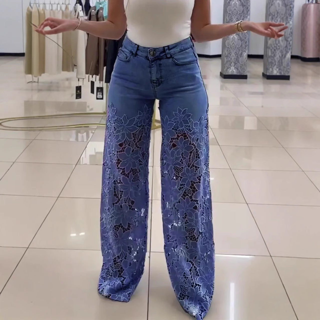 Jean Taille Haute Dentelle Fleurie – Élégance & Audace