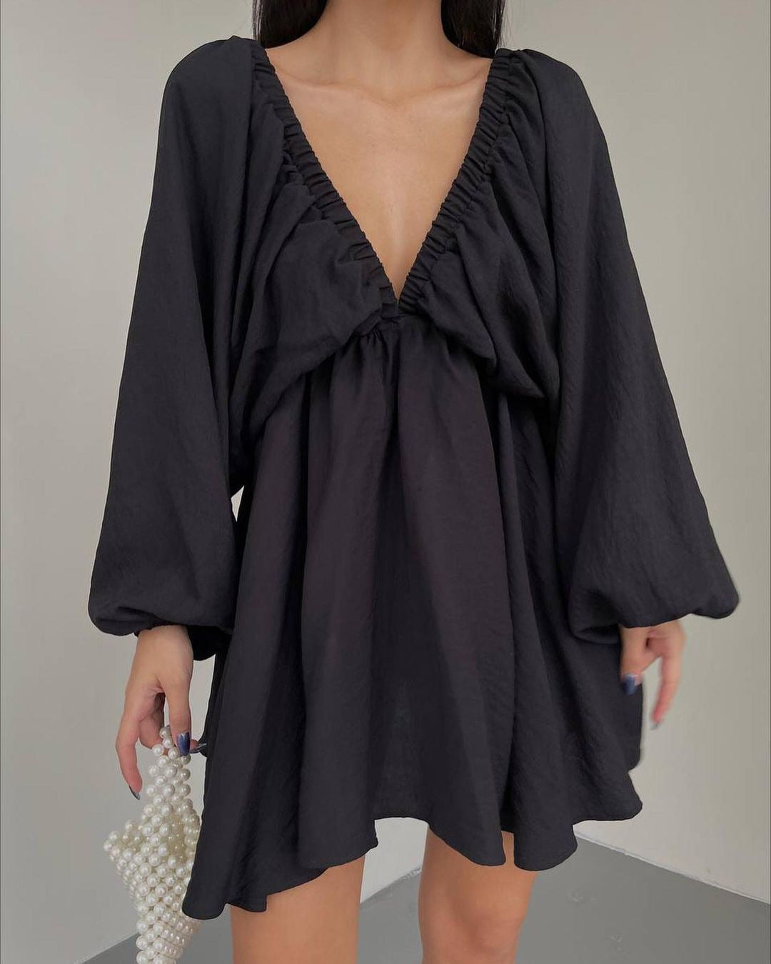 Robe "Volume Chic" - Col V & Manches Fluides