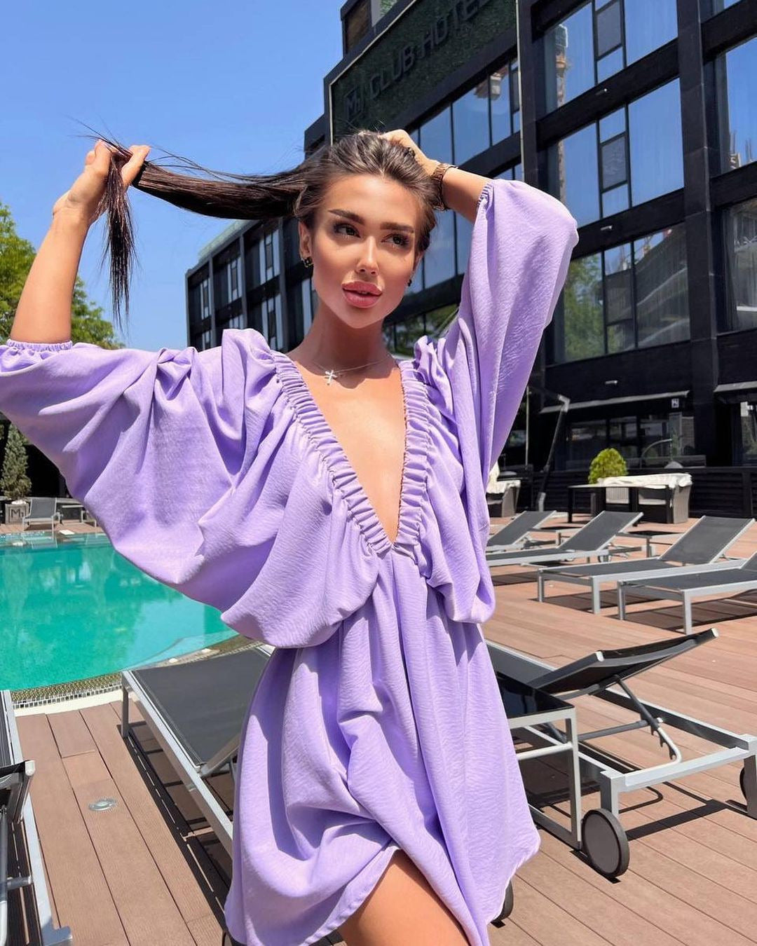 Robe "Volume Chic" - Col V & Manches Fluides