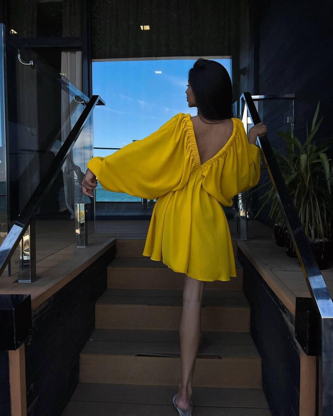 Robe "Volume Chic" - Col V & Manches Fluides